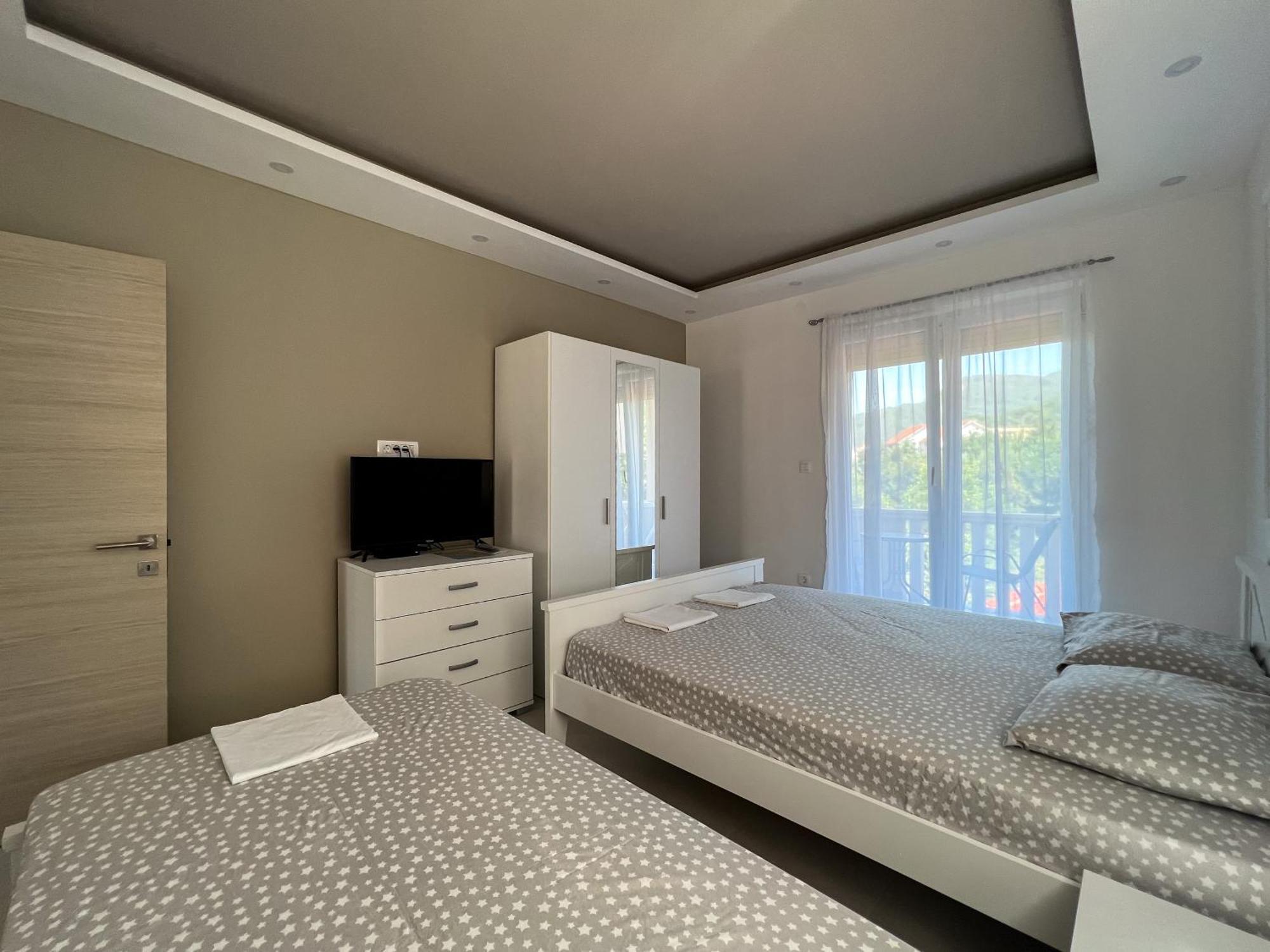 Mavalux Apartments Tivat Bagian luar foto