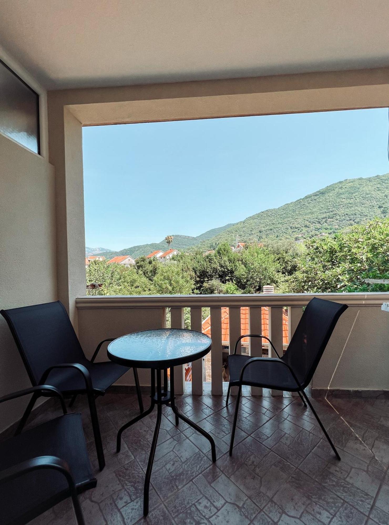 Mavalux Apartments Tivat Bagian luar foto